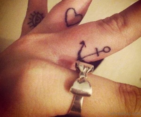 Anchor And Heart Tattoo On Fingers
