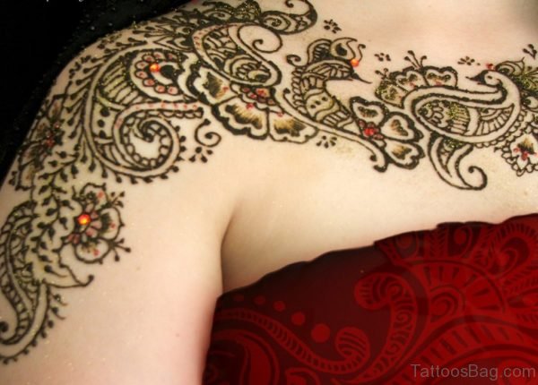 Beautiful Henna Tattoo On Right Shoulder