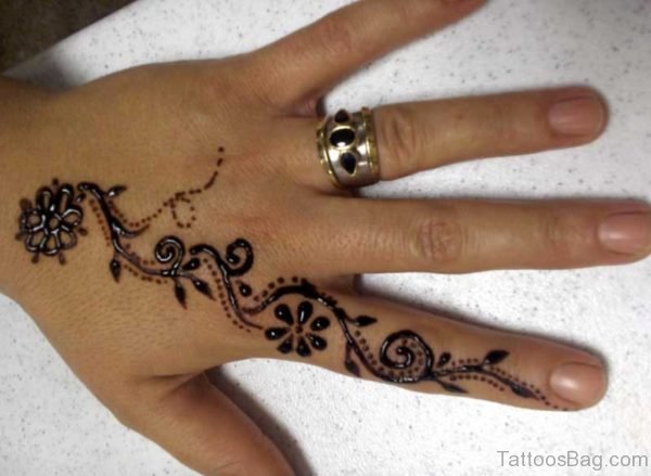 Beautiful Heena Tattoo