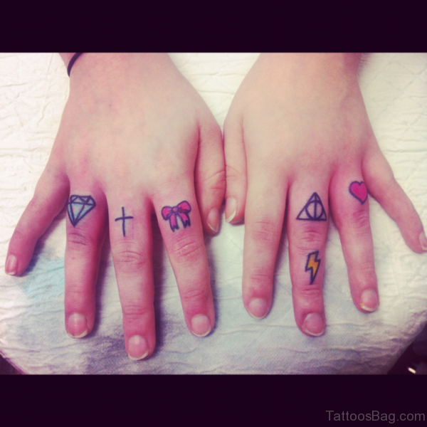 Bow Tattoo Design On Finger