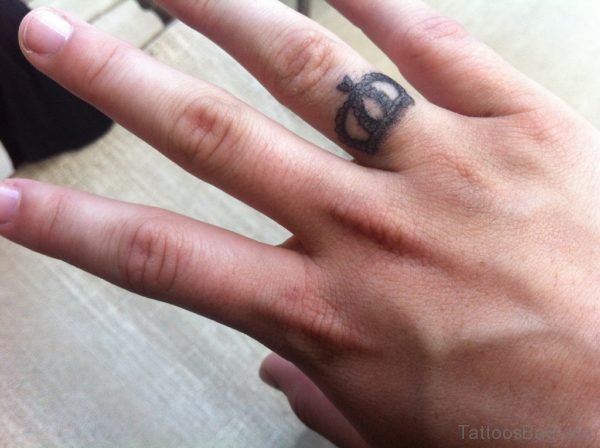 Crown Tattoo On Finger