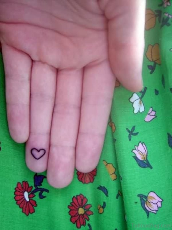 Elegant Heart Tattoo On Finger