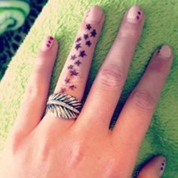 Fantastic Stars Tattoo On Fingers 