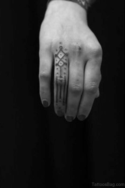 23 Nice Geometric Tattoos For Fingers