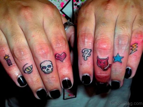 Skull Tattoo Design On Finger