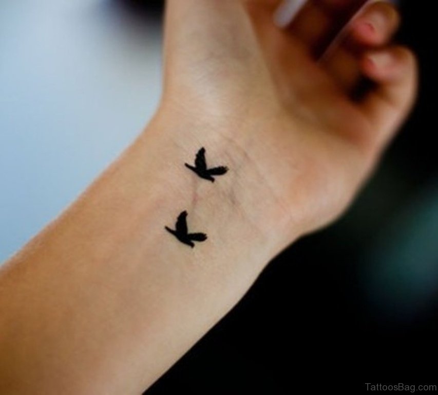 56 Charming Birds Tattoos For Wrist