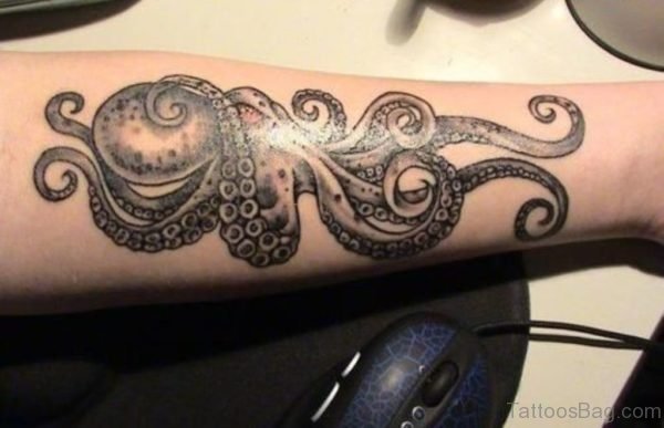 Adorable Octopus Tattoo On Wrist