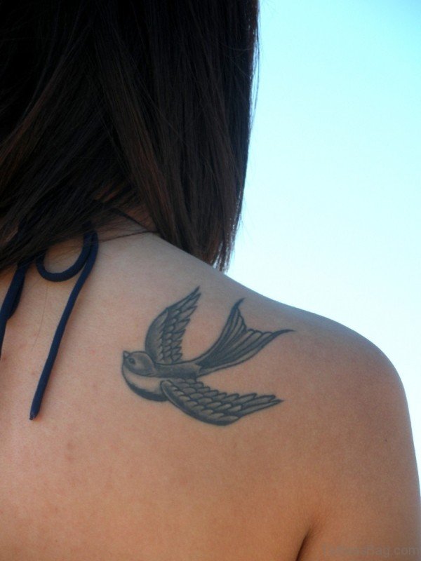 Amazing Bird Shoulder Blade Tattoo