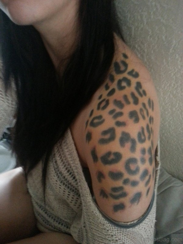Amazing Leopard Shoulder Tattoo