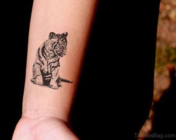 Amazing Tiger Tattoo On Wrist