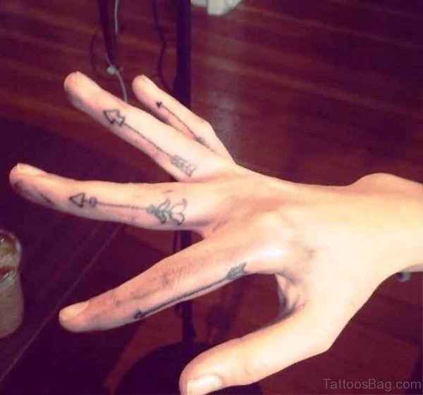 Awesome Arrow Tattoos On All Fingers