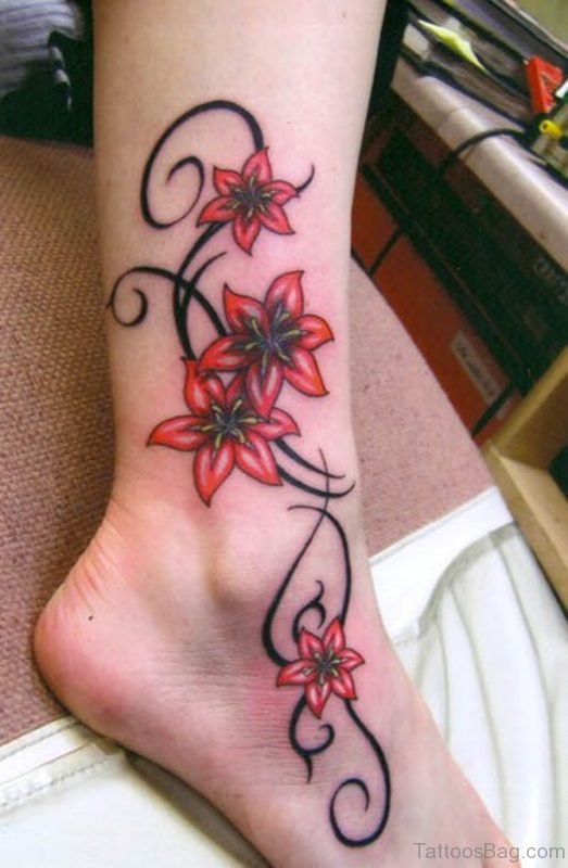 Awesome Flower Tattoo On Leg