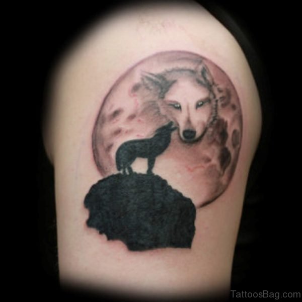 Awesome Wolf Tattoo On Thigh