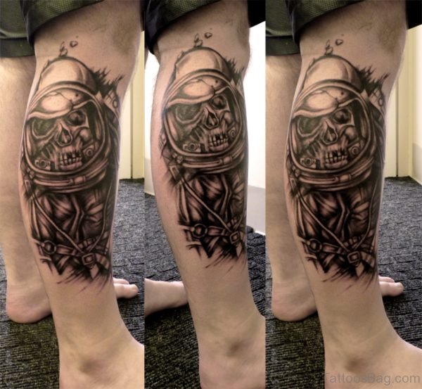 Balck Skull Tattoo Design On LEg