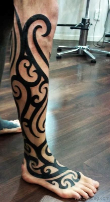 Black Tribal Tattoo On Leg