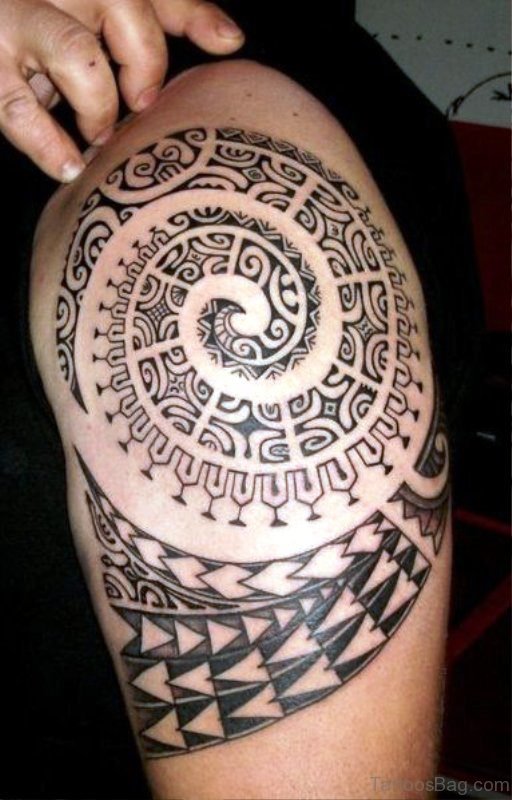 Circular Maori Tattoo Design