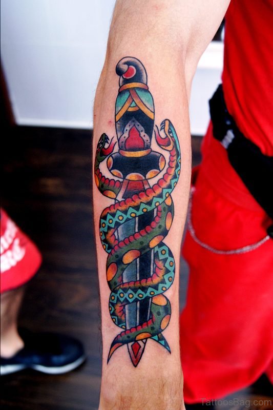 Colorful Dagger With Two Snakes
