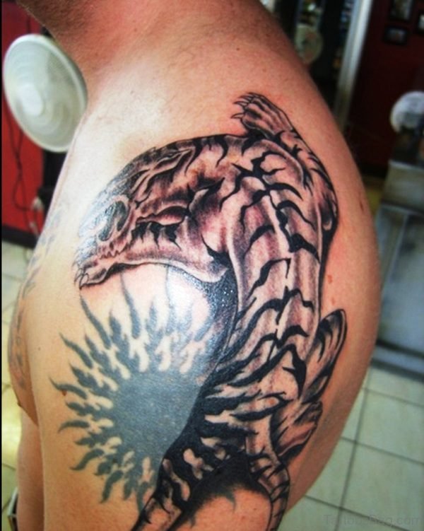 Cool Tiger Tattoo On Shoulder 