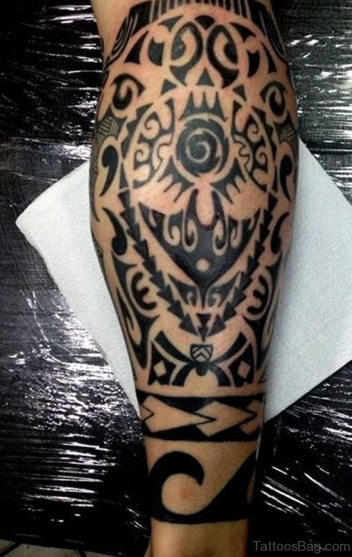 Garceful Tribal Tattoo For Leg