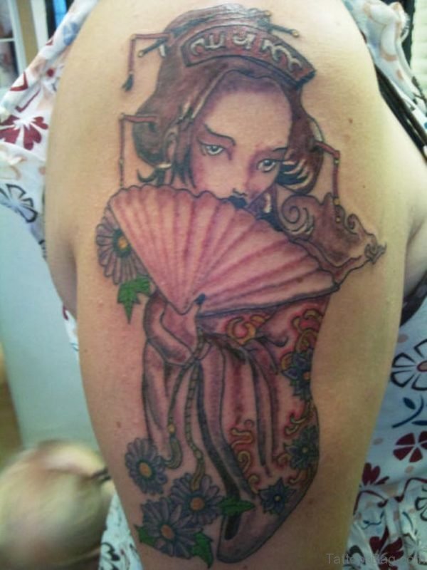 Geisha With Fan Tattoo On Right Shoulder