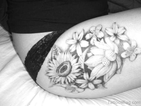 Great Looking Flowers Tattoom