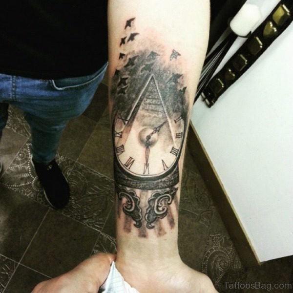 30 Optical Clock Tattoos On Wrist