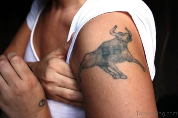 Lovely Bull Tattoo On Shoulder