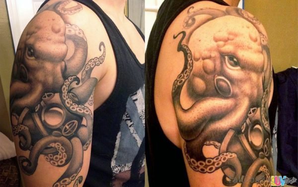 Lovely Octopus Tattoo On Right Shoulder 