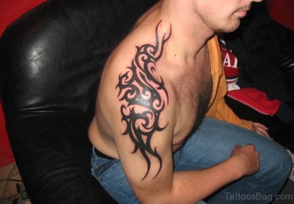 Lovely Shoulder Tribal Tattoo