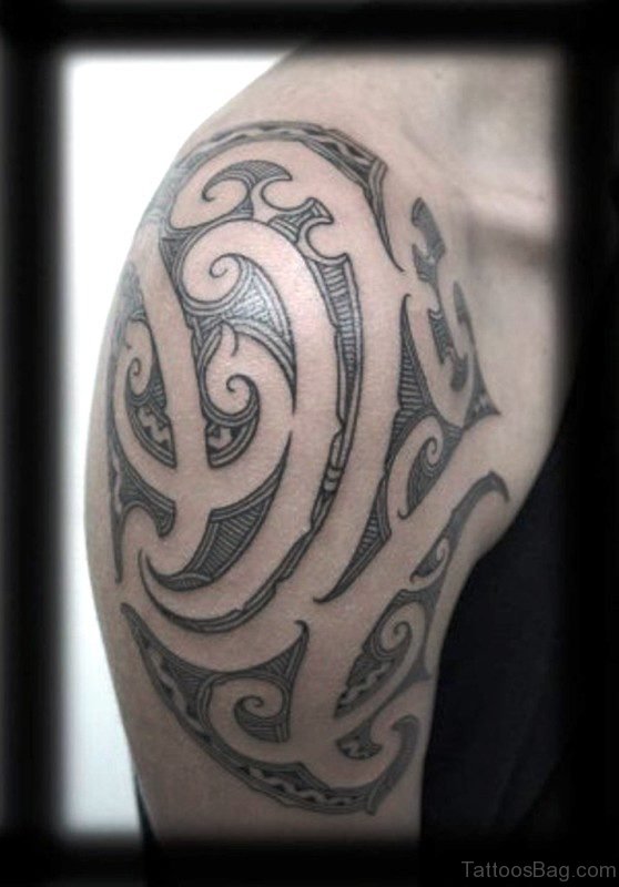 Maori Designer Shoulder Tattoo 