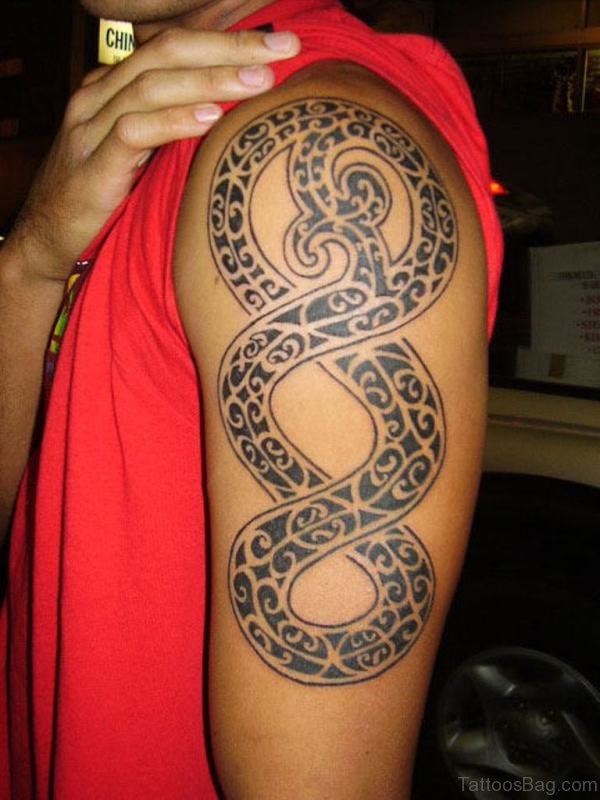 Nice Desing Samoan Tattoo On Shoulder