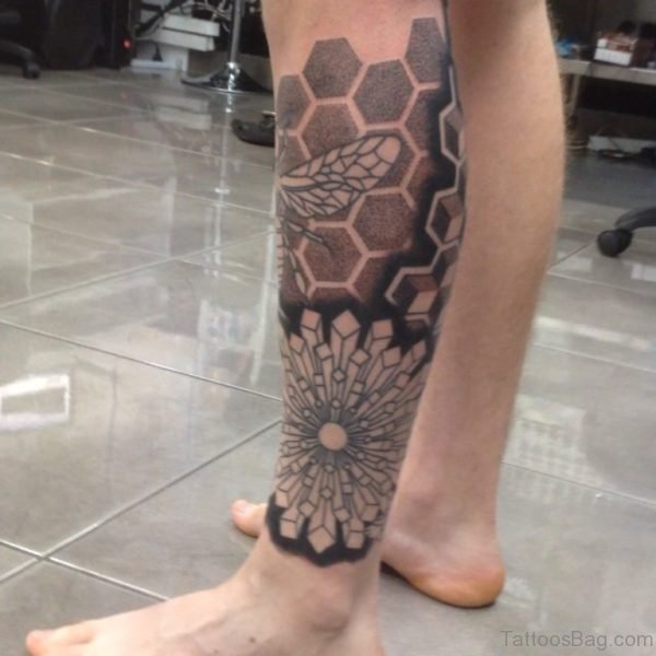 Pretty Geometric Tattoo On Leg
