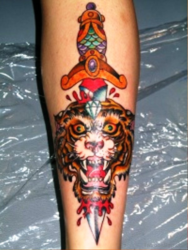 Spectacular Dagger Tattoo With Tiger