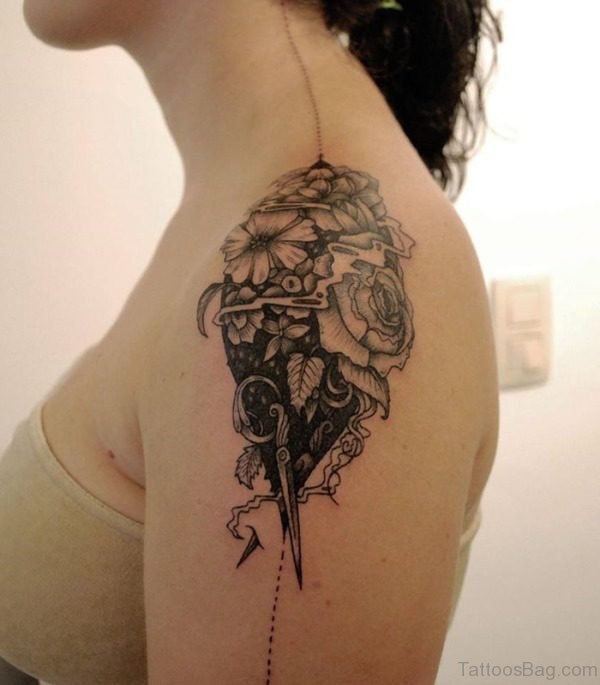 Stunning Shoulder Tattoo Design For Women