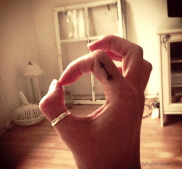 Stupendous Arrow Tattoo On Finger
