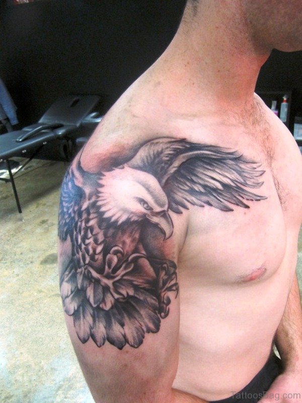 Wonderful Eagle Tattoo Design