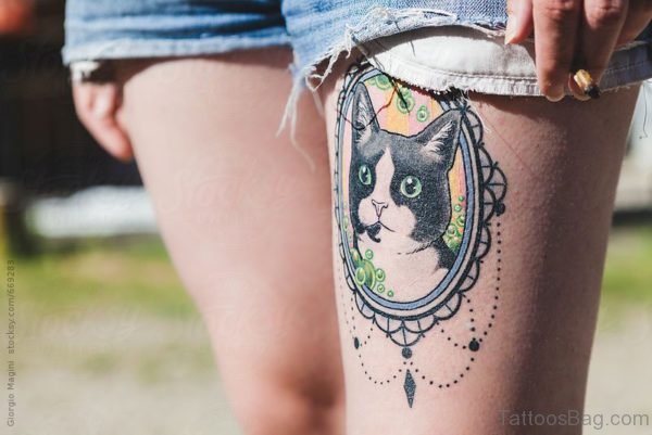 Adorable Cat Tattoo On Thigh