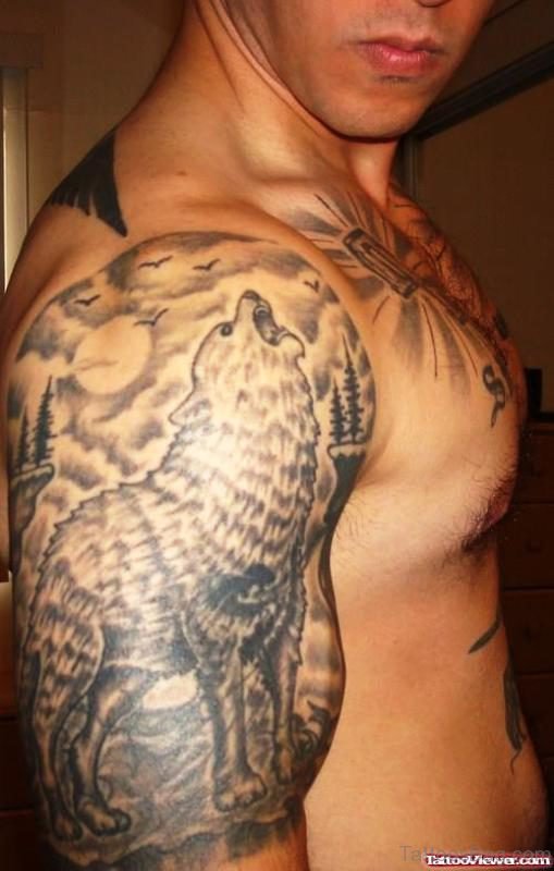 Amazing Howling Alpha Wolf Tattoo