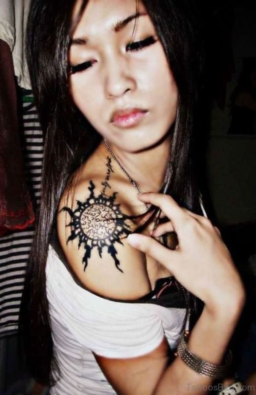 Cool Sun Tattoo On Shoulder 