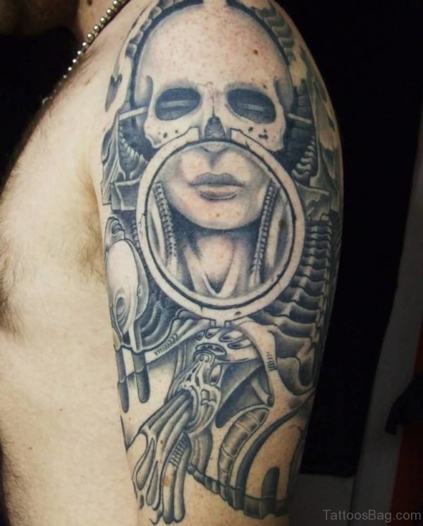 Famous Alien Face Tattoo On Shoulder