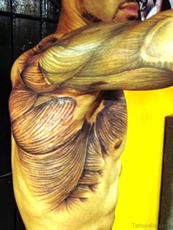 Amazing Anatomical Tattoo On Shoulder