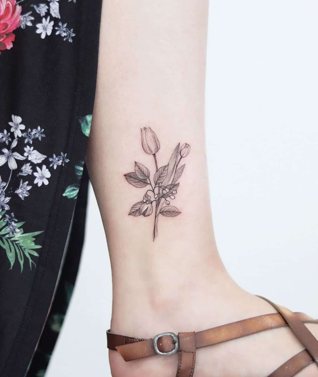 Amazing floral tattoo on ankle4