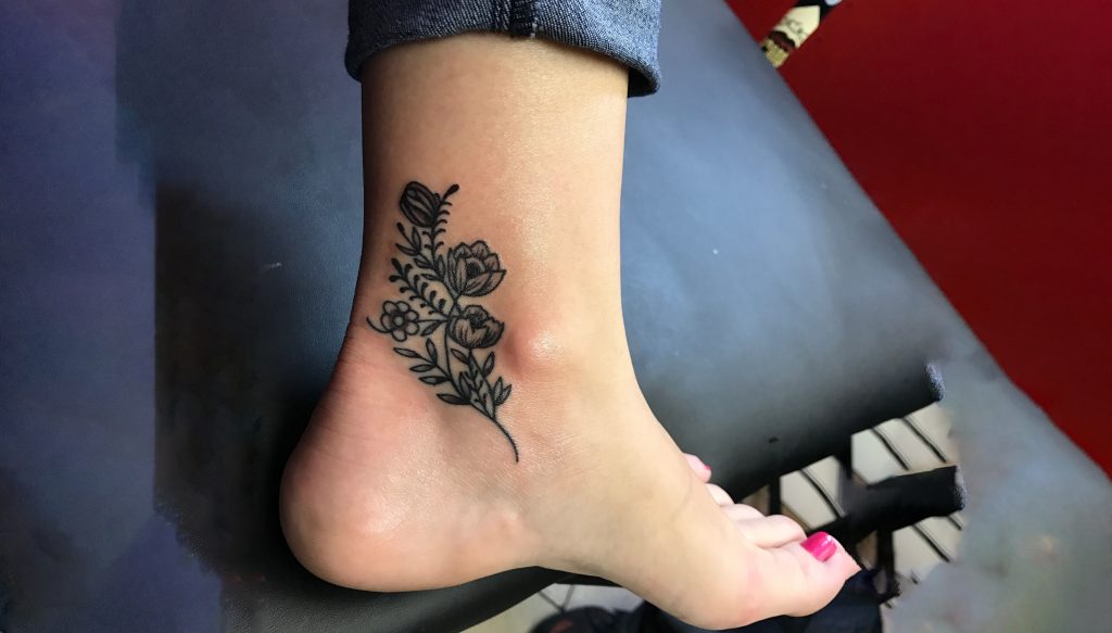 Daisy on the Ankle tattoo 1 1024x583 1