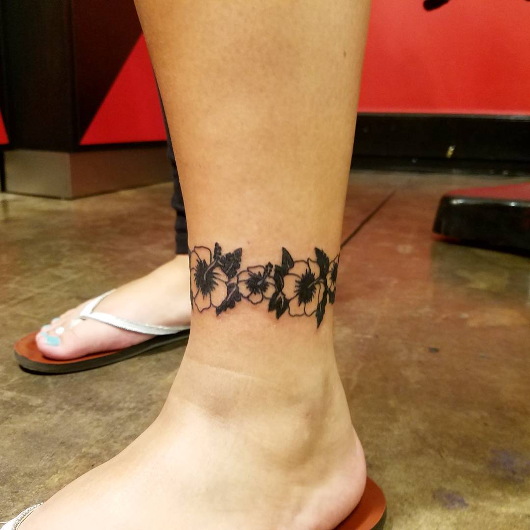 Pretty Ankle Tattoo Ideas For Girls 1