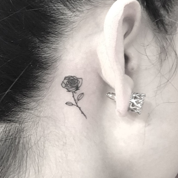 Beautyybird Yasmin Rose Behind Ear Tattoo