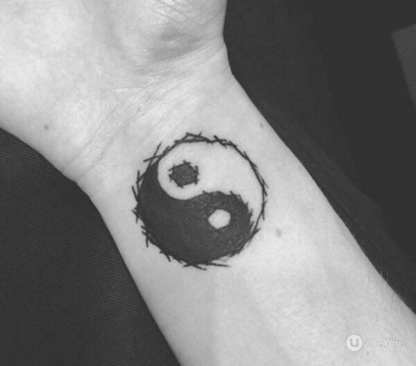 Blackwork Yin Yang Tattoo