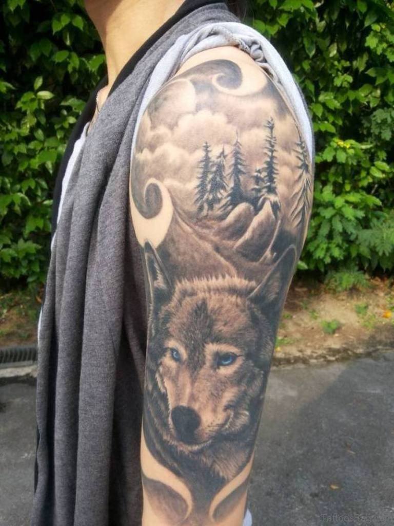 Wolf Tattoo für den Oberarm - Bedeutung und Design-Ideen | HautKunstwerk