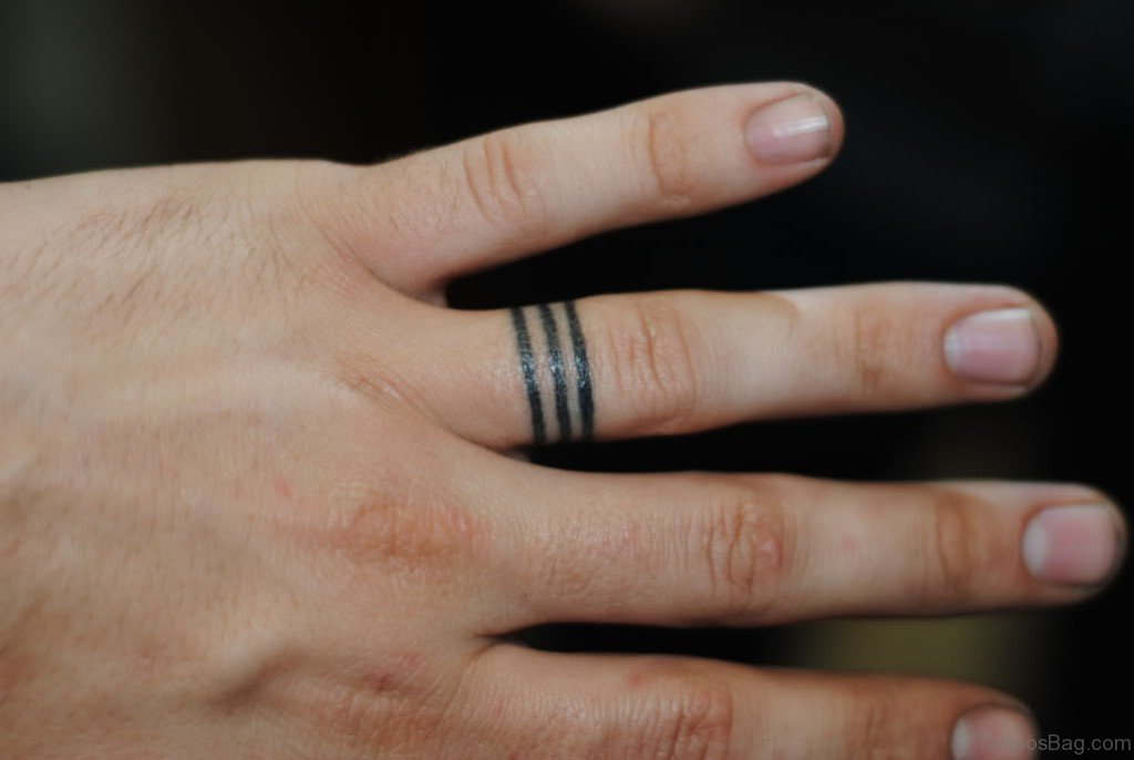 Кольцо на пальцах кулака